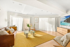 Beachside 1-Bed with Courtyard in Bondi Beach, Sydney